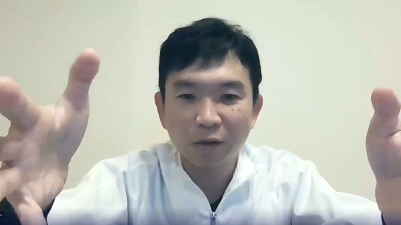 三重県伊賀市にある地域密着の歯科医院、峰歯科・矯正歯科クリニックの院長先生